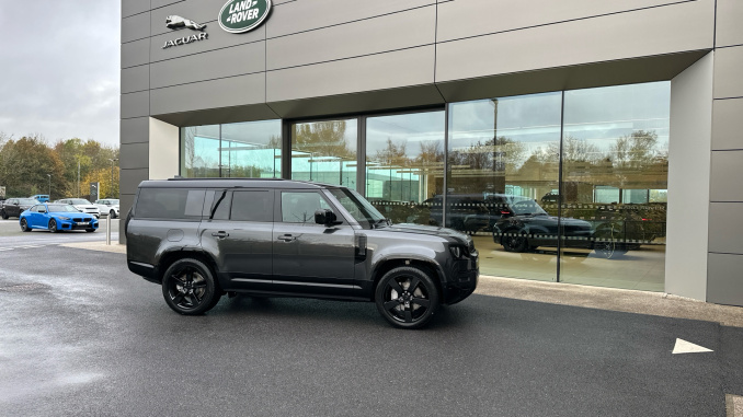 Land Rover Defender 3.0 D350 X-Dynamic HSE 130 5dr Auto Diesel Estate - Image 33